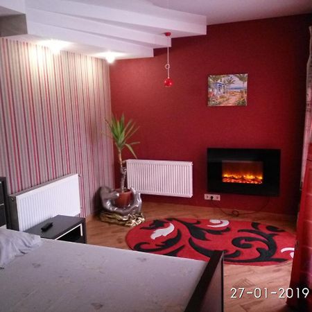 Privat Kharkov Aparthotel Kültér fotó